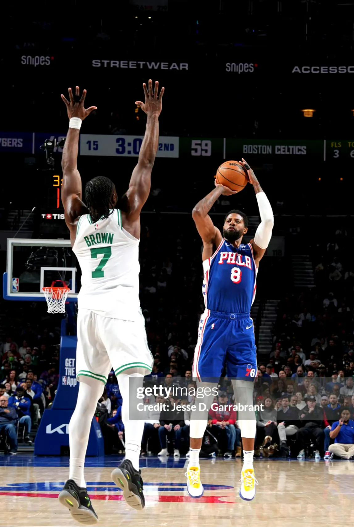 九游官网登录-76人新秀表现惊艳，全场观众掌声不断，表示准备.